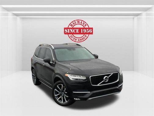 2016 Volvo XC90 T6 Momentum