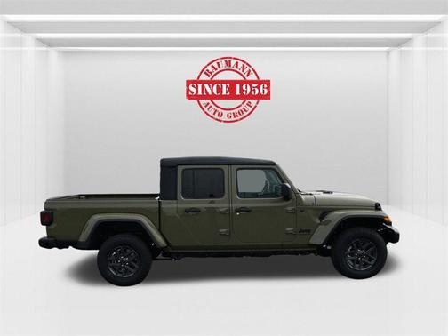 2026 Jeep Gladiator Sport