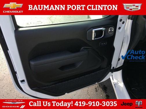 Bright White Clearcoat 2026 Jeep Gladiator Sport