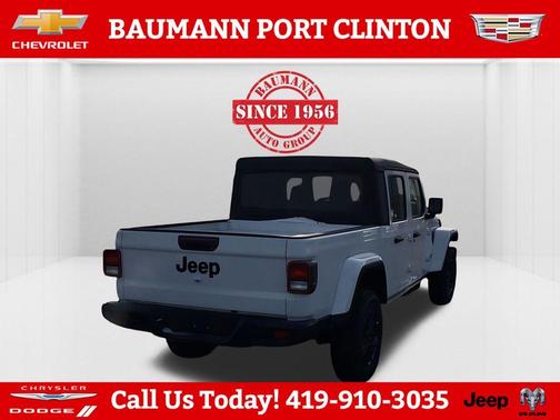 Bright White Clearcoat 2026 Jeep Gladiator Sport