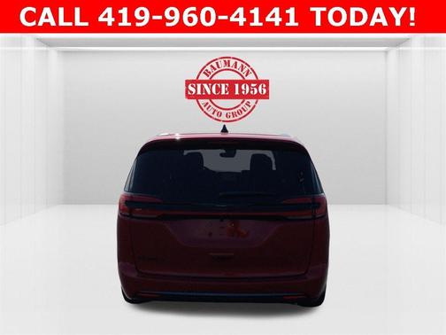 2026 Chrysler Pacifica Select