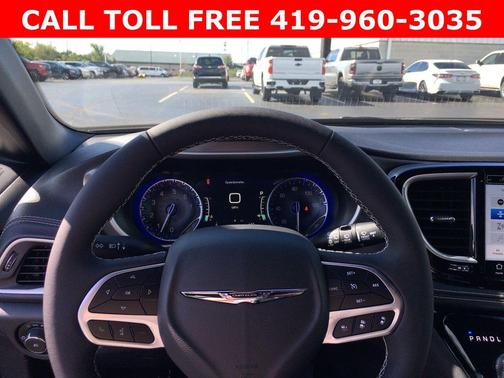 Bright White Clearcoat 2026 Chrysler Pacifica Select