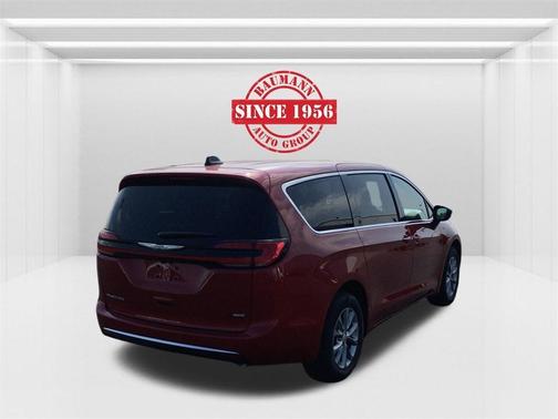 2026 Chrysler Pacifica Select AWD