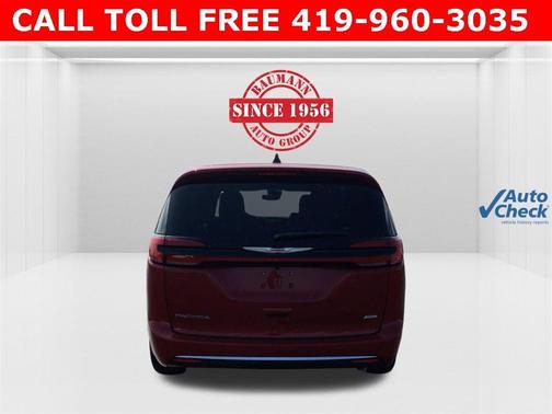 2026 Chrysler Pacifica Select AWD