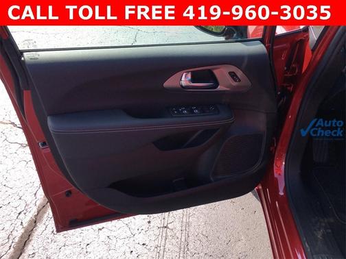 2026 Chrysler Pacifica Select AWD