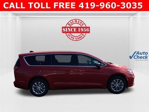 2026 Chrysler Pacifica Select AWD