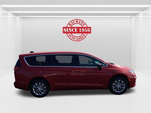 2026 Chrysler Pacifica Select AWD