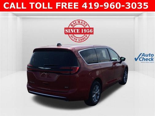 2026 Chrysler Pacifica Select AWD