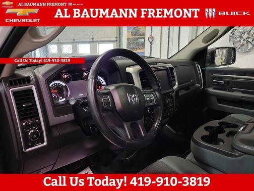 Bright White Clearcoat 2019 RAM 1500 Classic Big Horn