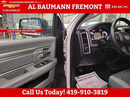 Bright White Clearcoat 2019 RAM 1500 Classic Big Horn