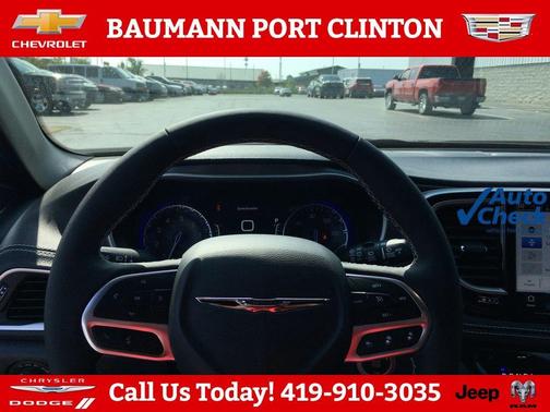 Bright White Clearcoat 2026 Chrysler Pacifica Select