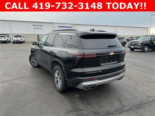 2025 Chevrolet Traverse LT