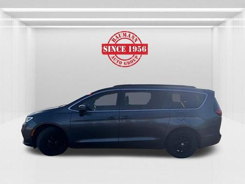 2022 Chrysler Pacifica Touring-L