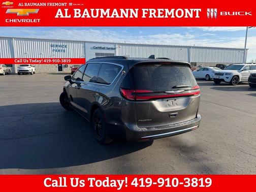 2022 Chrysler Pacifica Touring-L