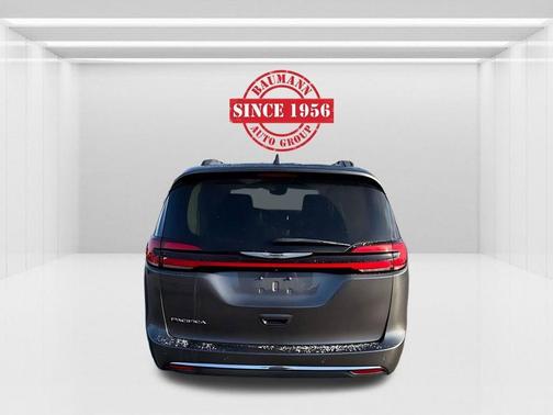 2022 Chrysler Pacifica Touring-L