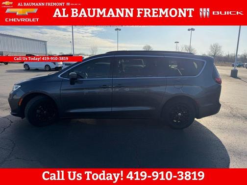 2022 Chrysler Pacifica Touring-L