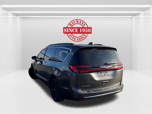 2022 Chrysler Pacifica Touring-L