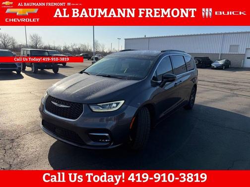 2022 Chrysler Pacifica Touring-L