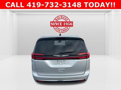 Silver Mist Clearcoat 2023 Chrysler Pacifica Touring-L