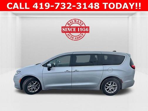 Silver Mist Clearcoat 2023 Chrysler Pacifica Touring-L