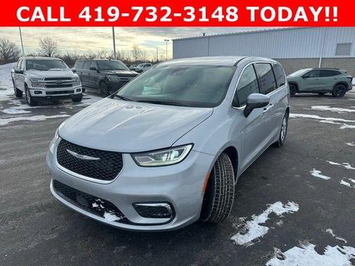 2023 Chrysler Pacifica Touring-L