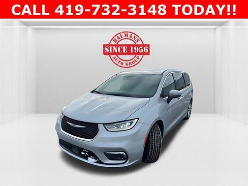 Silver Mist Clearcoat 2023 Chrysler Pacifica Touring-L