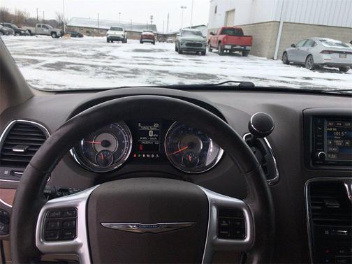 2013 Chrysler Town & Country Touring