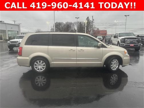 2013 Chrysler Town & Country Touring