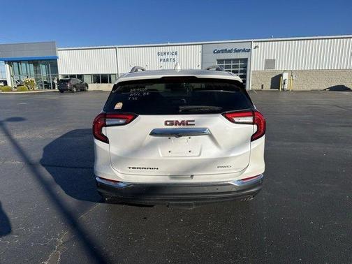 2024 GMC Terrain SLT