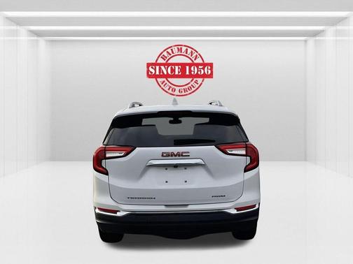 White Frost Tri-Coat 2024 GMC Terrain SLT