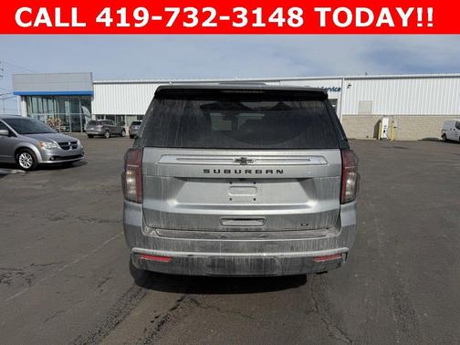 2023 Chevrolet Suburban LT