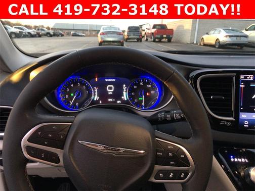 2024 Chrysler Pacifica Touring-L