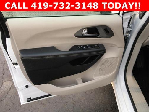 2024 Chrysler Pacifica Touring-L