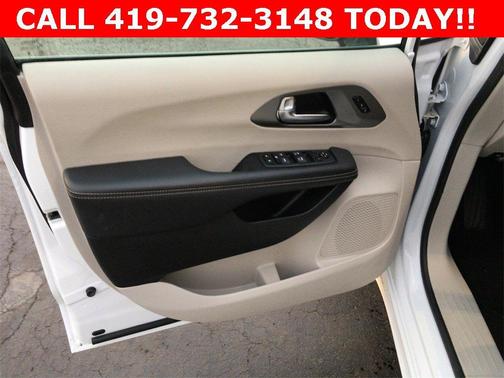 2024 Chrysler Pacifica Touring-L