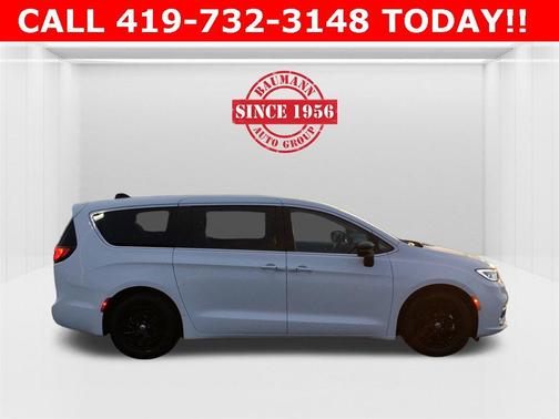 2024 Chrysler Pacifica Touring-L