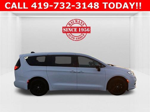 2024 Chrysler Pacifica Touring-L