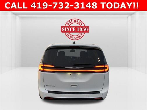 2024 Chrysler Pacifica Touring-L