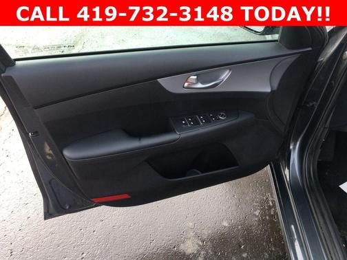 Gravity Gray 2022 Kia Forte LXS