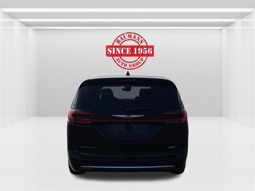 2026 Chrysler Pacifica Select AWD