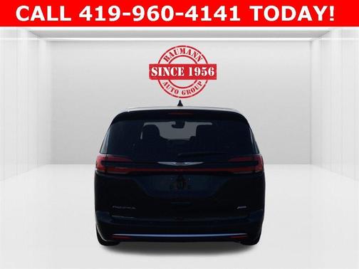 2026 Chrysler Pacifica Select AWD