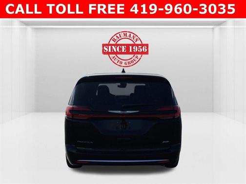 2026 Chrysler Pacifica Select AWD