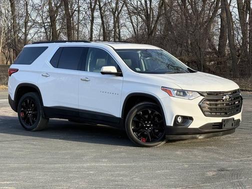 White 2021 Chevrolet Traverse RS
