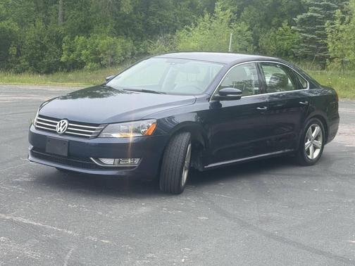 Night Blue Metallic 2015 Volkswagen Passat 1.8T Limited Edition