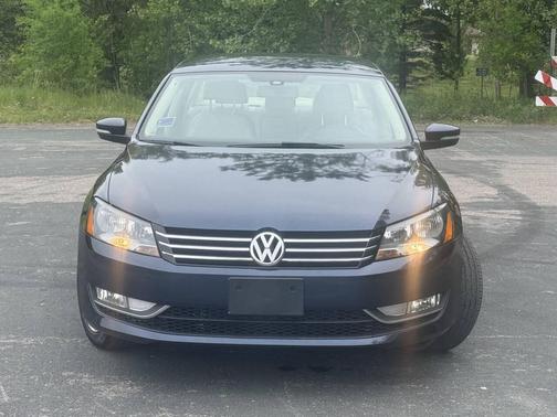 Night Blue Metallic 2015 Volkswagen Passat 1.8T Limited Edition