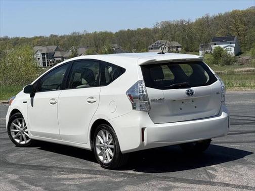 2013 Toyota Prius v Five