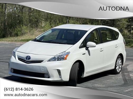 2013 Toyota Prius v Five