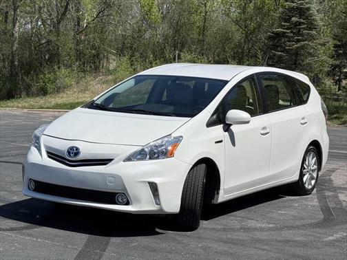 2013 Toyota Prius v Five