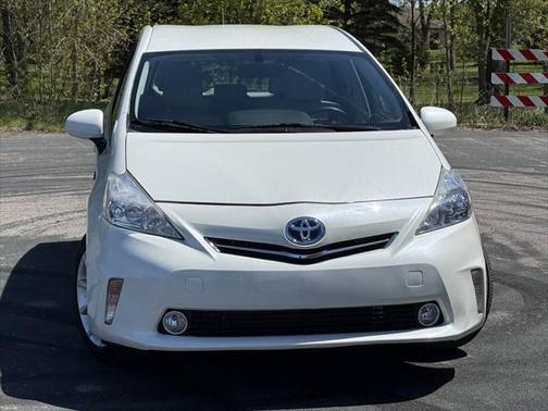 2013 Toyota Prius v Five