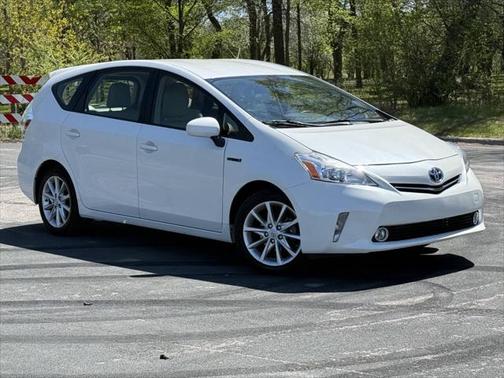 2013 Toyota Prius v Five