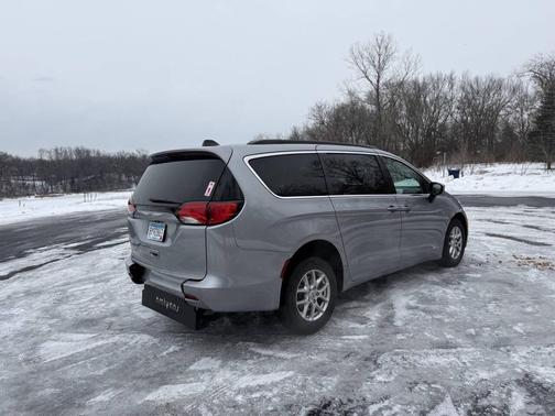 2021 Chrysler Voyager LXI